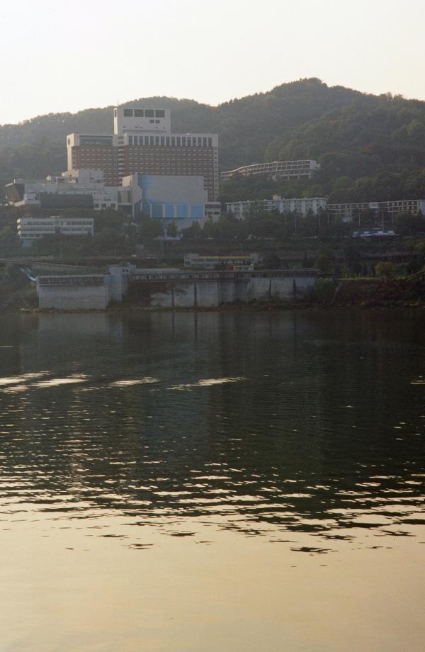 워커힐호텔, 한강시민공원(광나루지구)