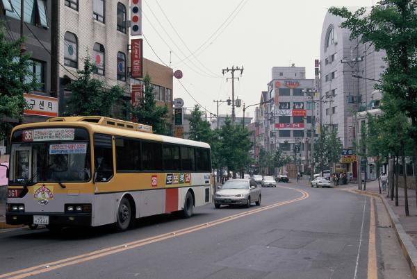 홍대 부근(극동방송국 방향)