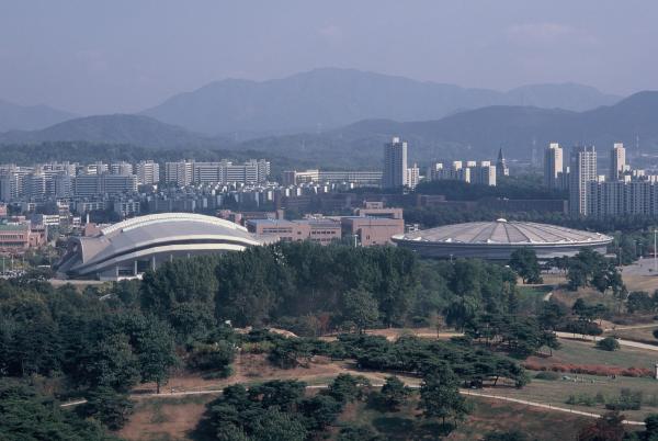 수영경기장과 제1체육관