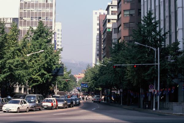 서쪽으로 본 시청앞 광장