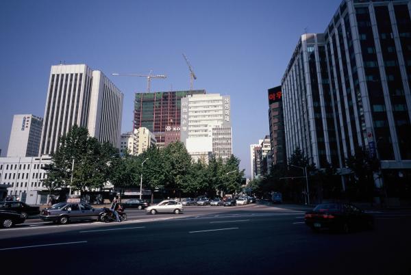 서쪽으로 본 시청앞 광장