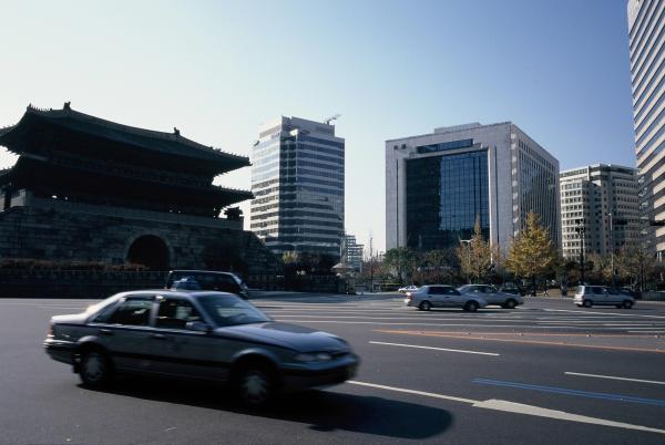 남대문과 주변건물