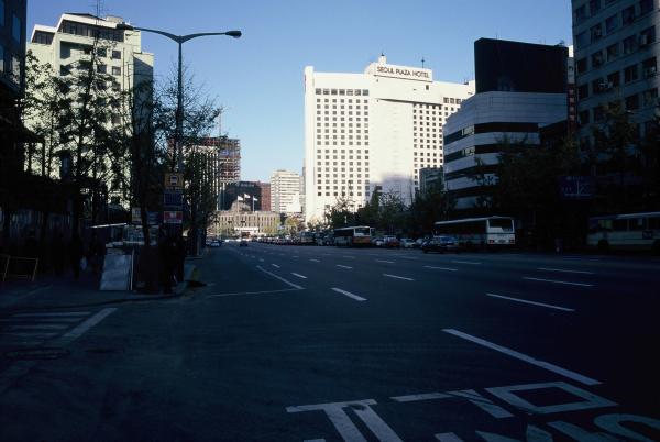 시청, 플라자호텔