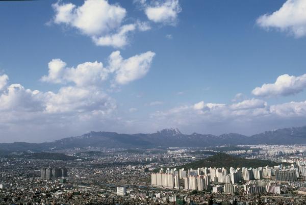 중랑시가지와 북한산,도봉산,불암산방향