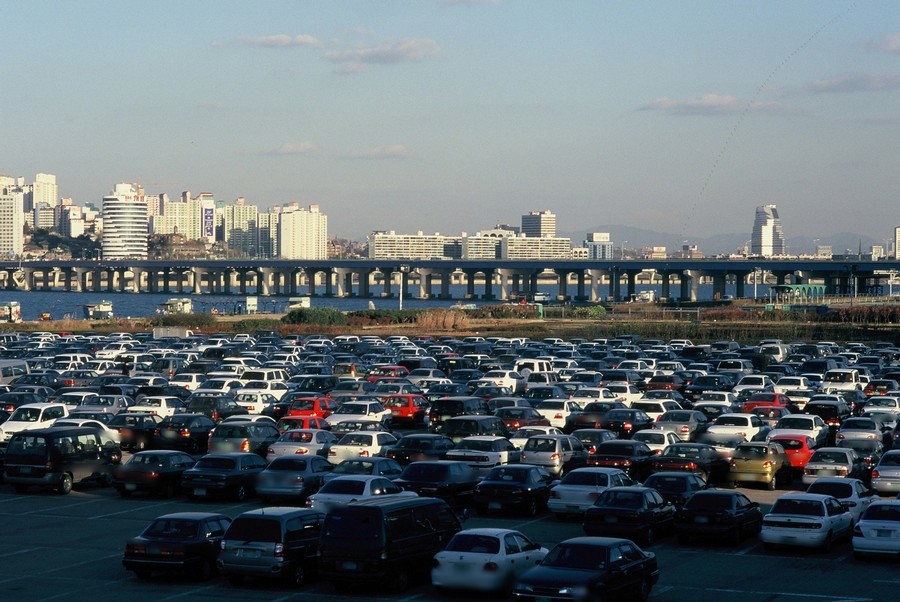 여의도 한강시민공원 주차장과 마포대교