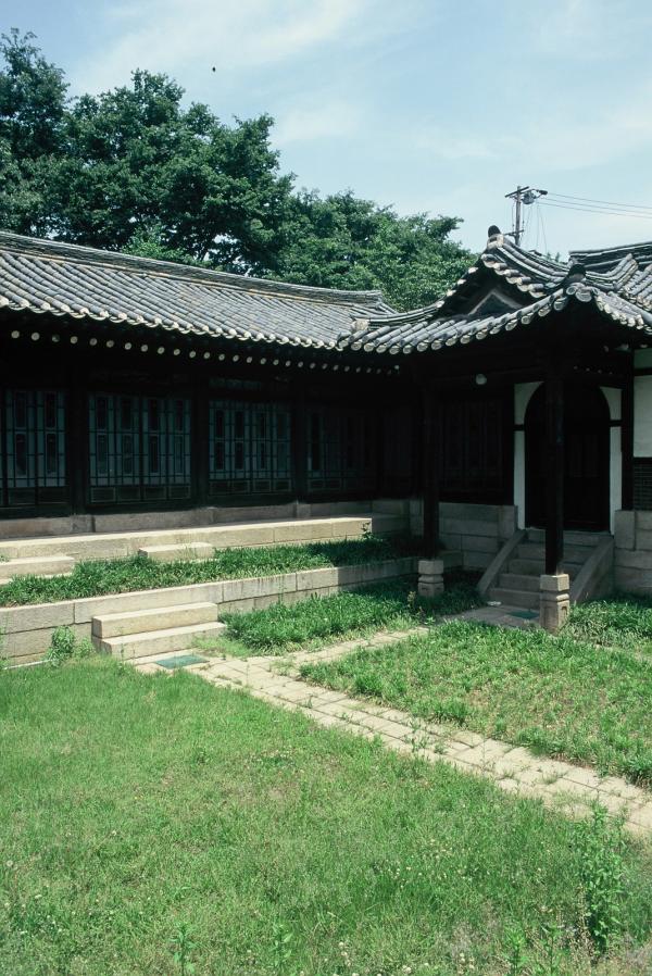 건국대학교내 모진동한옥