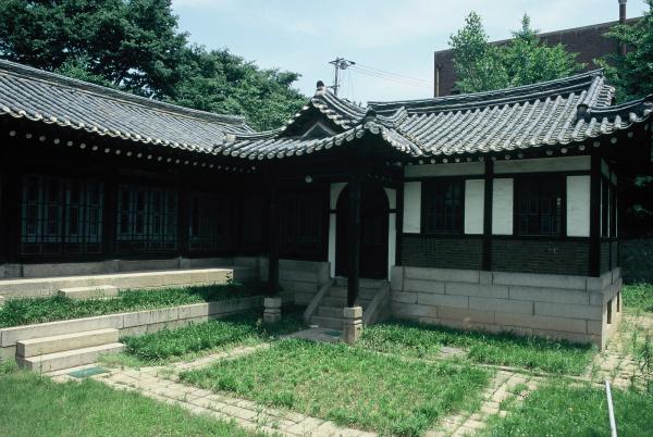 건국대학교내 모진동한옥