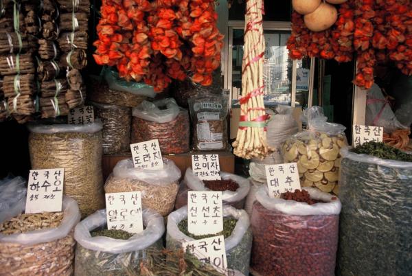 경동약령시장 내부