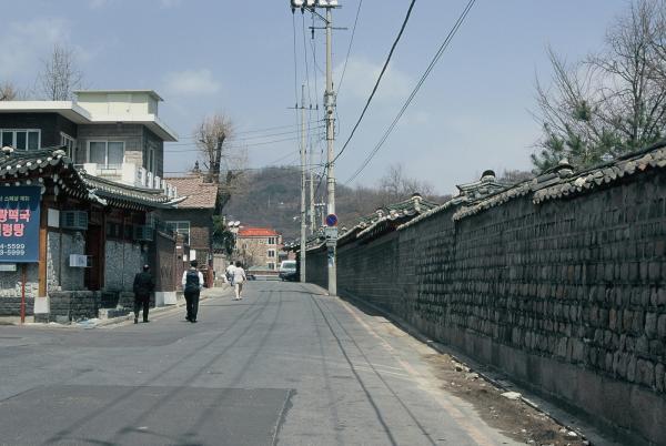 창덕궁 옆 원서동 길