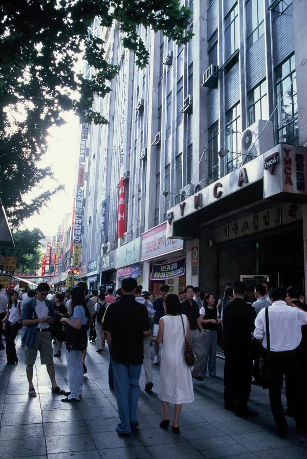 종로2가 대로변 풍경