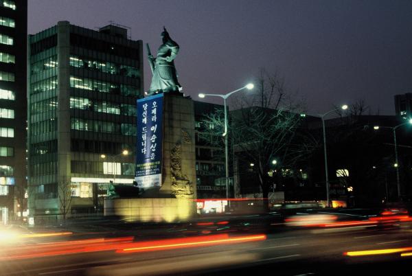 이순신장군 동상(야경)