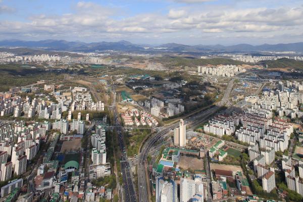 육군사관학교