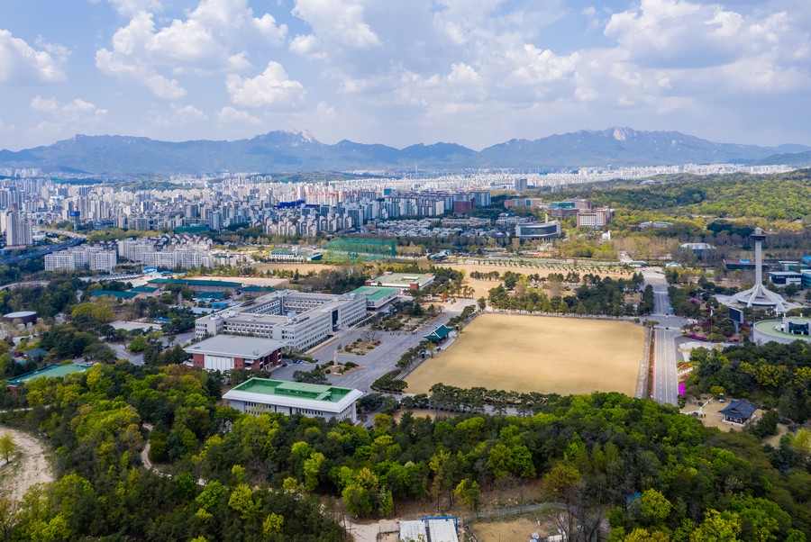 육군사관학교